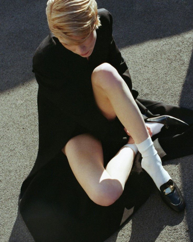 Phong cách quý phái và màu tối đang chiếm lĩnh tủ quần áo mùa xuân của bạn - 4