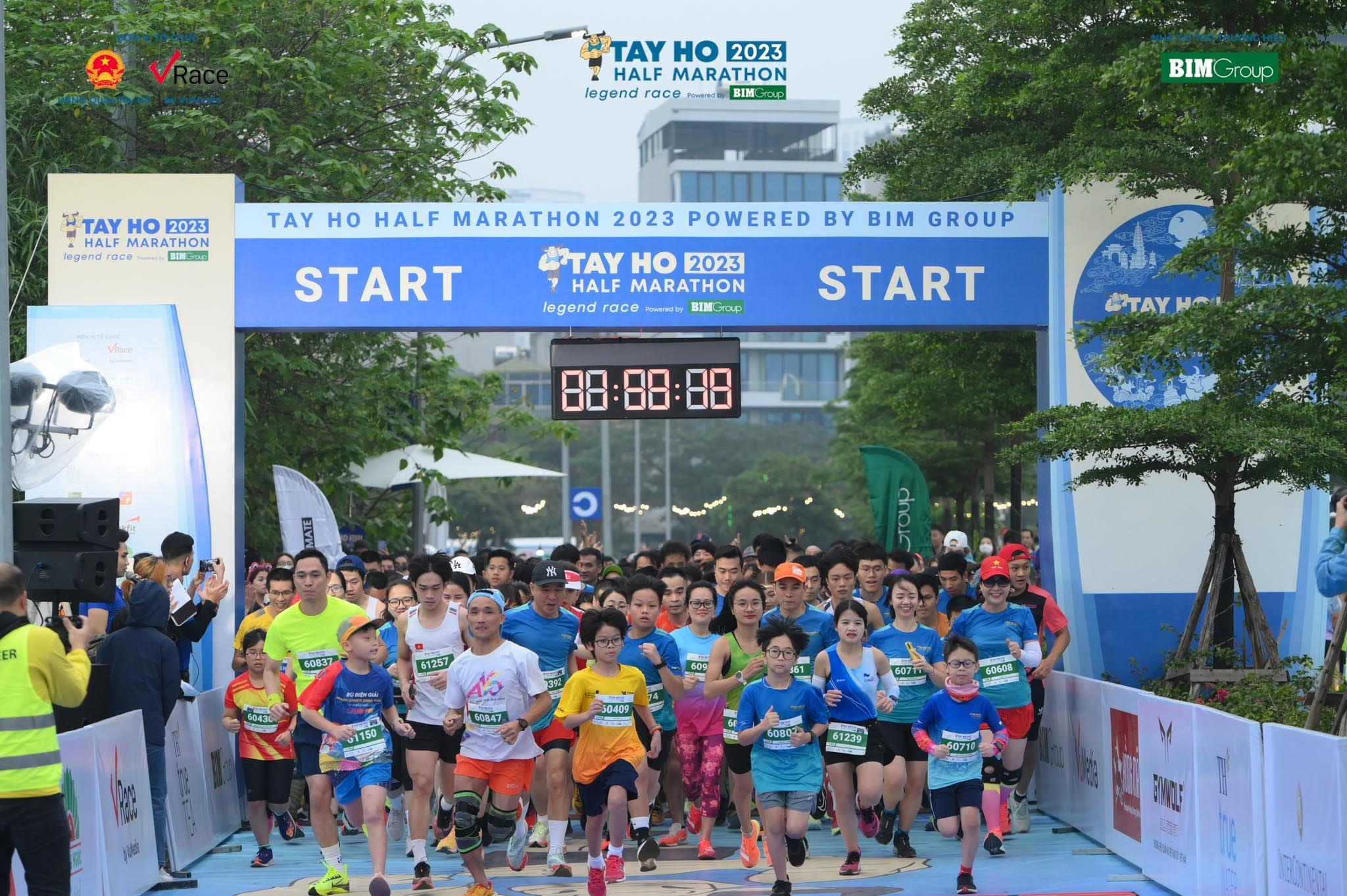 Chân chạy Hứa Thuận Long hứa hẹn tiếp tục bứt phá Tay Ho Half Marathon 2024 - 1