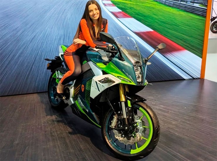 Yadea Kemper RC - mô tô điện mạnh ngang Ninja 500, sạc "siêu tốc" 10 phút đạt 80% - 2