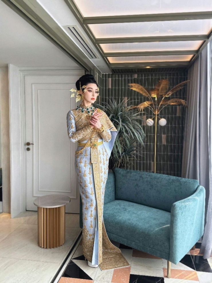 Trên trang cá nhân có hơn 63 triệu fan, Phạm Băng Băng gửi lời chào bằng tiếng Thái. Cô vinh dự và vui khi có cơ hội được đến Thái Lan đón lễ hội Songkran. Ảnh: Weibo.