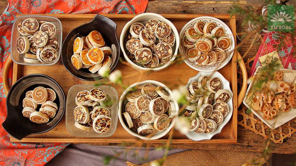 Năm 2018, bánh chuối phồng Tư Bông còn lọt vào danh sách các sản phẩm được vinh danh sản phẩm công nghiệp nông thôn tiêu biểu khu vực phía Nam.