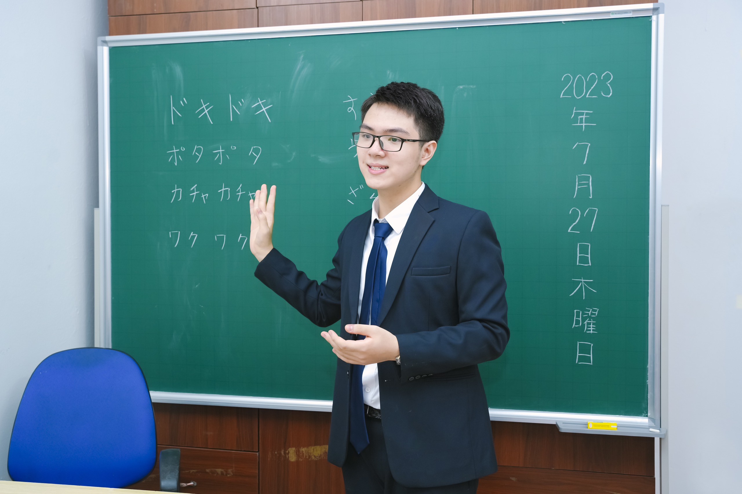 Cấn Minh Hiếu con trai thứ hai của Bà Nguyễn Thị Hồng Xuân đạt học bổng Mext năm 2023