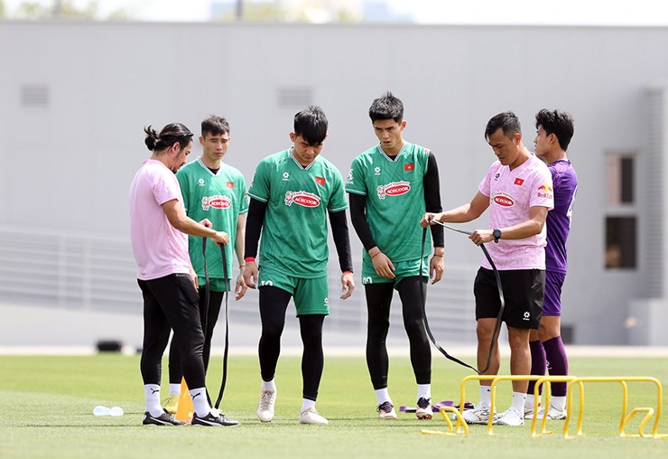 Sau trận giao hữu với U23 Jordan, U23 Việt Nam đã được HLV Hoàng Anh Tuấn cho nghỉ ngơi, thư giãn một ngày. Sáng 12/4 (theo giờ Qatar), U23 Việt Nam đã trở lại sân tập, bước vào giai đoạn chạy nước rút cho vòng chung kết U23 châu Á 2024.