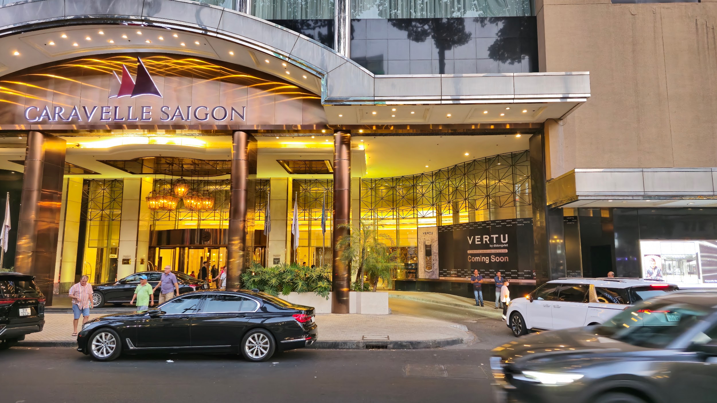 Cửa hàng Vertu Việt Nam thứ 3 sắp ra mắt đã được hiển thị thông tin trên website Vertu Global. Việt Nam chính thức có 3/15 cửa hàng chính thống trên toàn cầu.