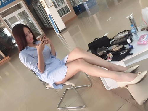 Style "giấu quần" được Khổng Tú Quỳnh, Mai Phương Thúy ưa chuộng - 5