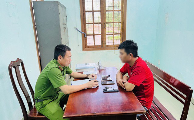 T.Đ.T bị tạm giữ hình sự để điều tra về hành vi cướp giật tài sản Ảnh: Công an Quảng Nam