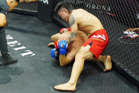 Cựu trọng tài MMA Việt Nam gây “sốt”, lên sàn hạ đối thủ trong 17 giây