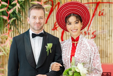 Đám cưới Minh Tú với chồng Tây: "Một nửa showbiz" hội tụ