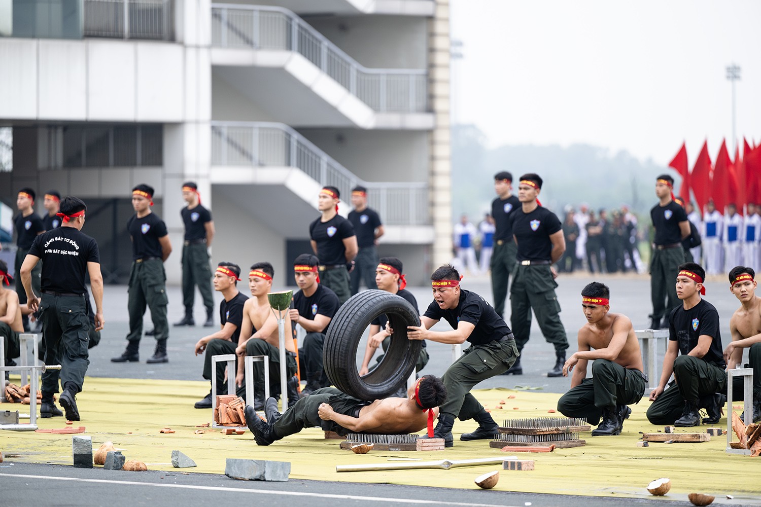 Mãn nhãn với màn biểu diễn khí công điêu luyện của cảnh sát cơ động - 13