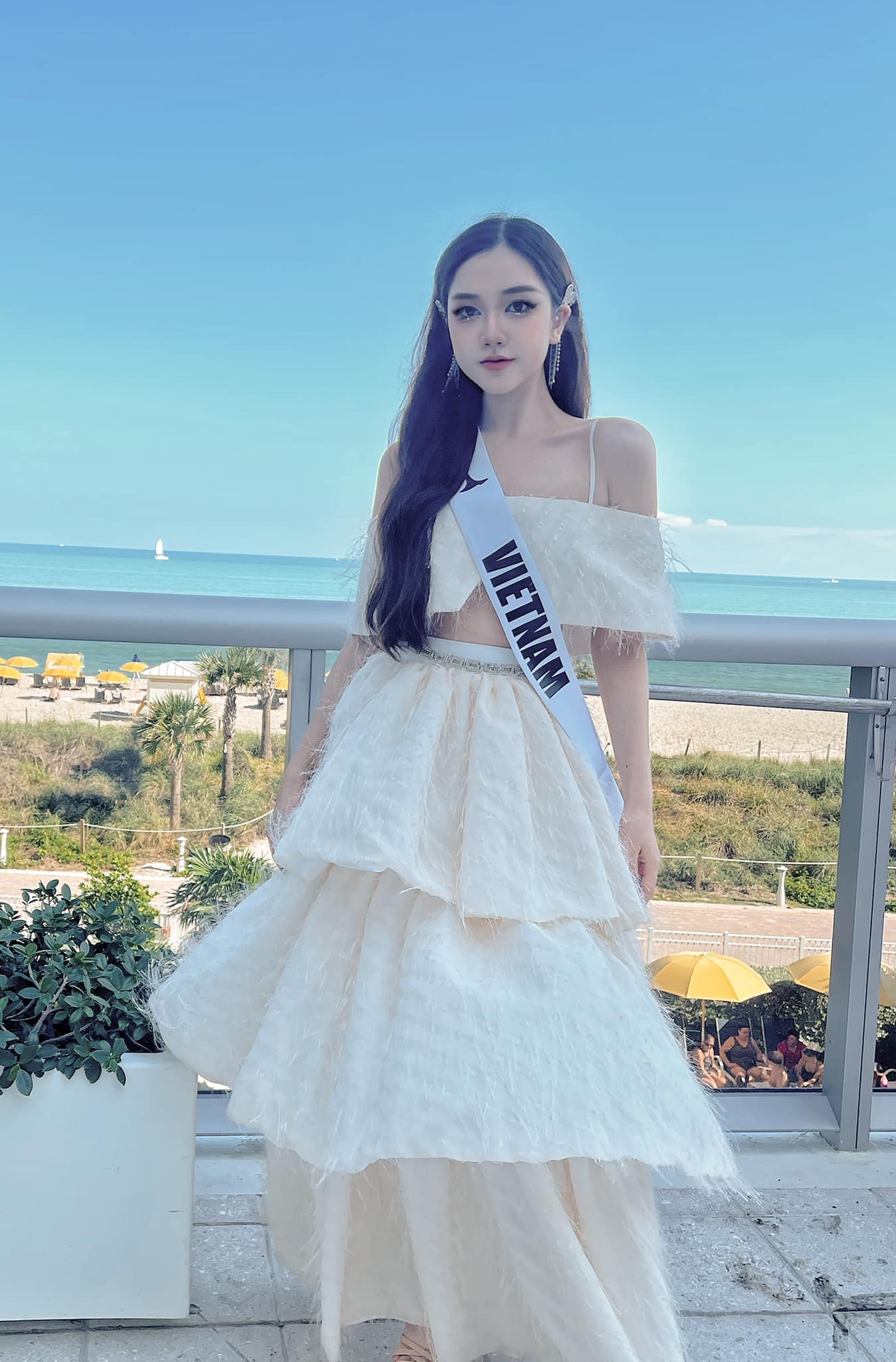 Thoại Nghi từng đại diện Việt Nam tham gia cuộc thi Miss Teen Universe ở Mỹ.