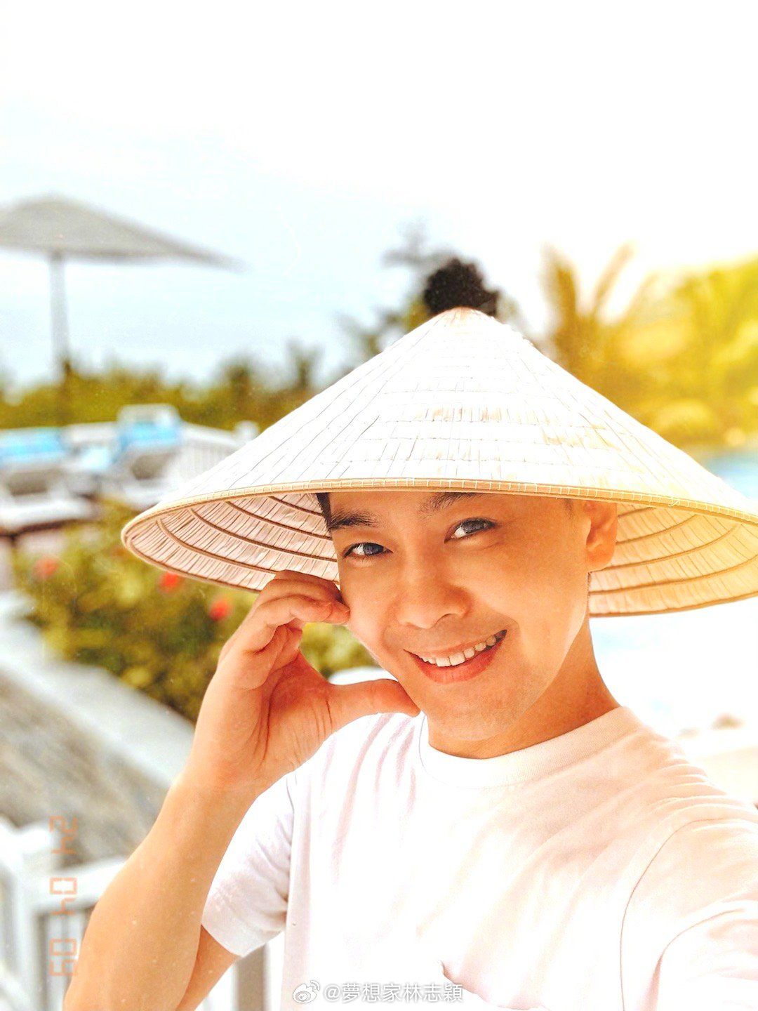 Lâm Chí Dĩnh và bà xã bày tỏ sự yêu thích với chiếc nón lá, mê đắm ẩm thực và phong cảnh Việt.