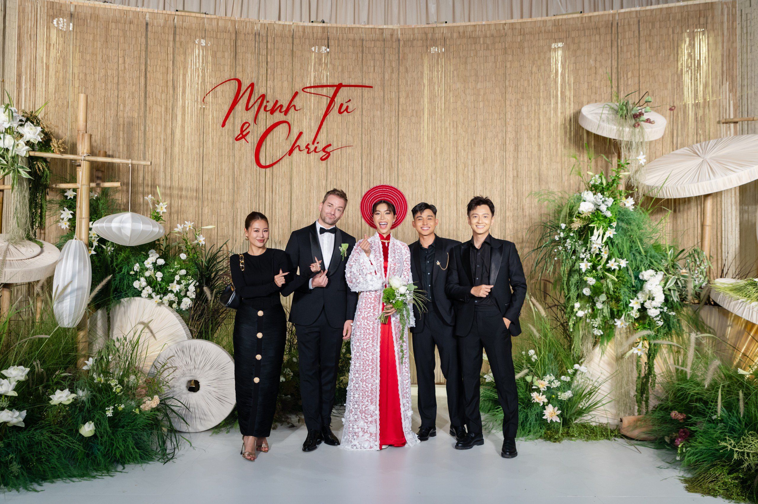 Đám cưới Minh Tú quy tụ "một nửa showbiz" tham dự.