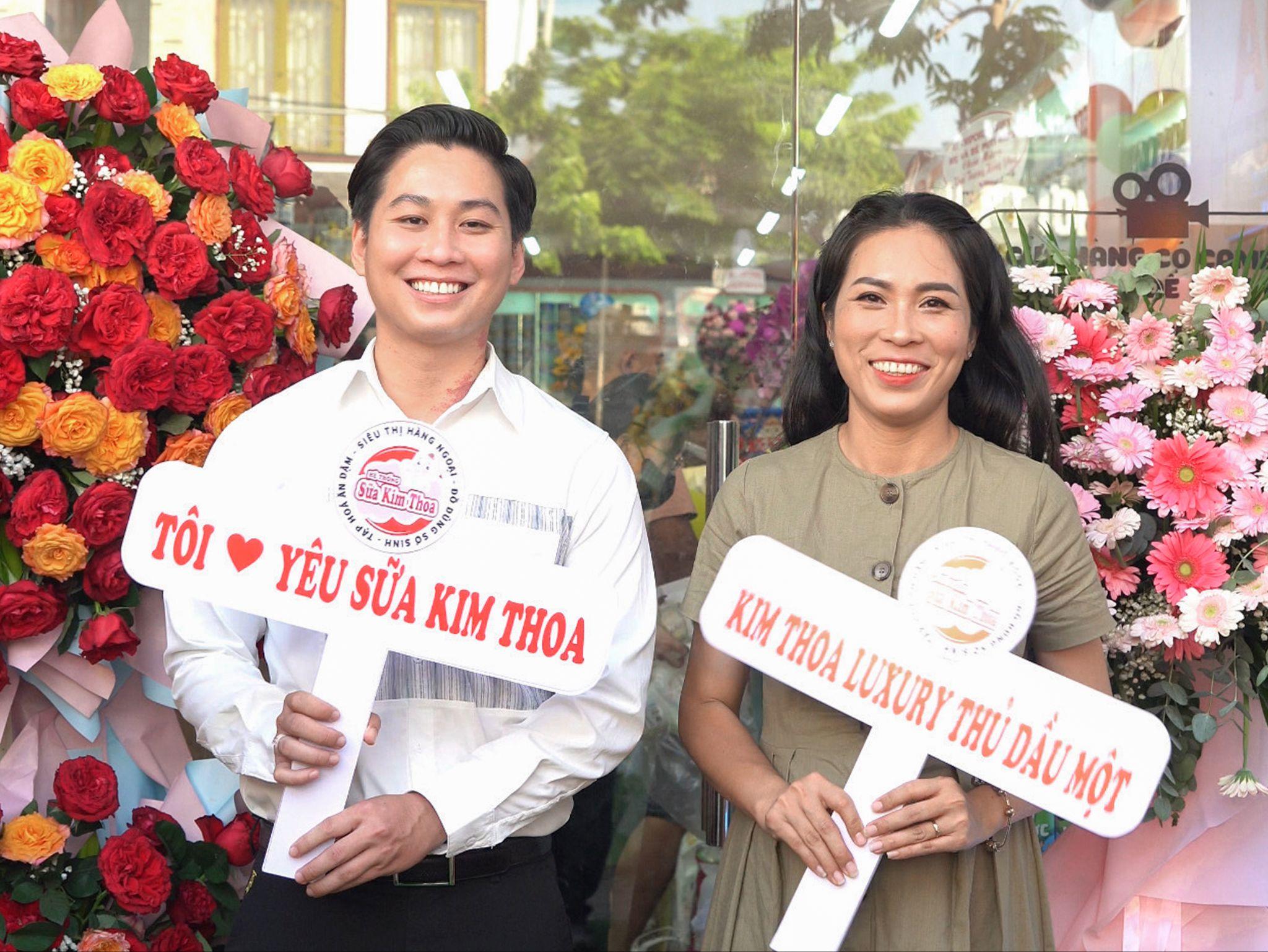 Hình ảnh Chuyên gia Phan Thanh Sang chụp cùng Chị Kim Thoa - CEO Hệ thống sữa Kim Thoa