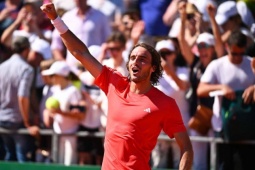 Tsitsipas lại lên ngôi ở Monte Carlo, đỉnh cao 4 năm 3 lần vô địch