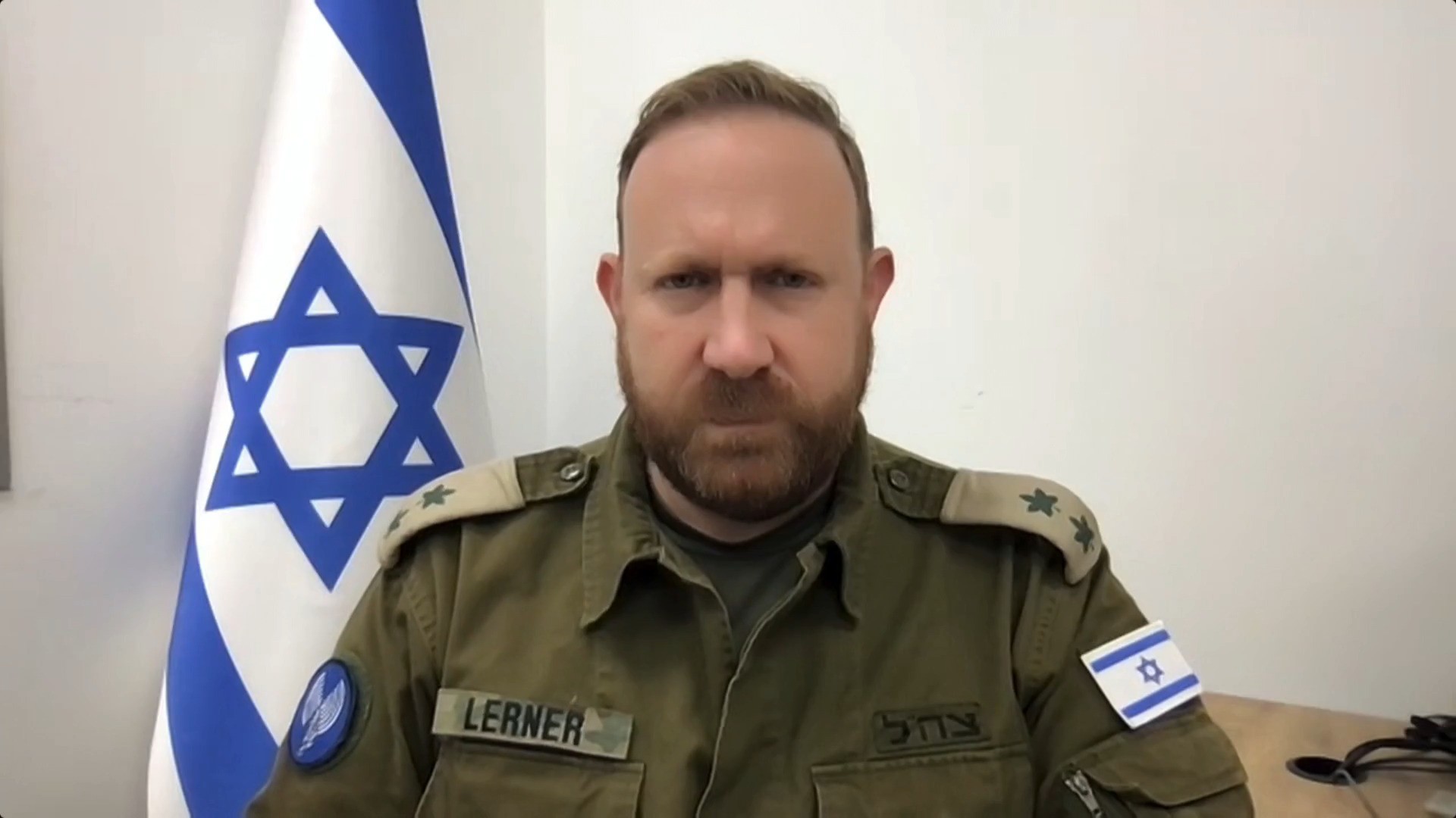 Phát ngôn viên Lực lượng Phòng vệ Israel Peter Lerner. Ảnh: Chanel 4