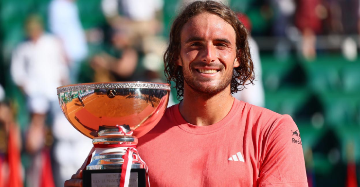 Tsitsipas trở lại top 10 thế giới