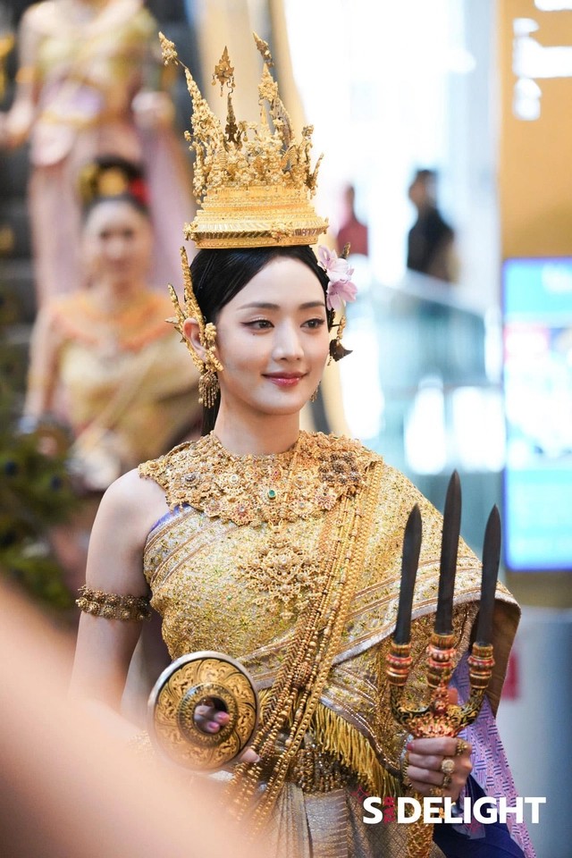 Minnie&nbsp;được ví như công chúa nhỏ khi hóa thân thành nữ thần Songkran 2024.