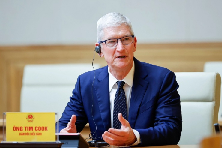 Tim Cook trong cuộc gặp với Chính phủ ngày 16/4. Ảnh: Đoàn Bắc