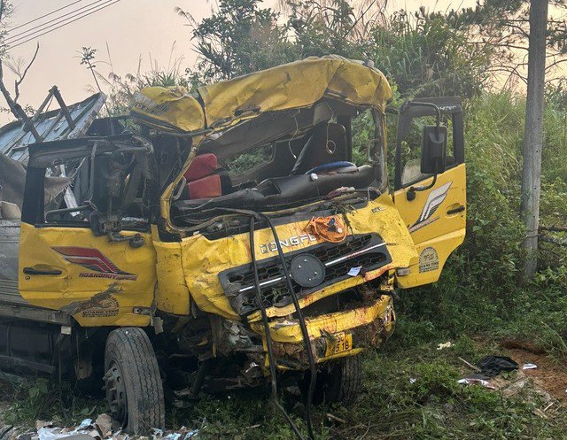 Chiếc xe tải bị biến dạng