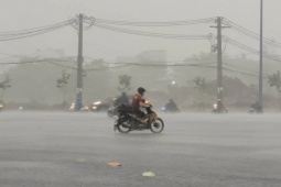 Công an mời người tự nhận có khả năng "cầu mưa" cho TP.HCM lên làm việc