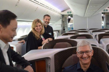 Lý do CEO Apple buộc phải đi máy bay riêng