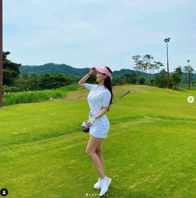 Cô giáo Pilates gây sốt nhờ vẻ đẹp đầy đặn, nở nang - 10