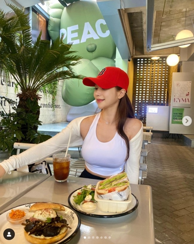 Cô giáo Pilates gây sốt nhờ vẻ đẹp đầy đặn, nở nang - 7