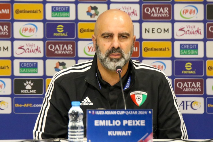 HLV Emilio Peixe của U23 Kuwait