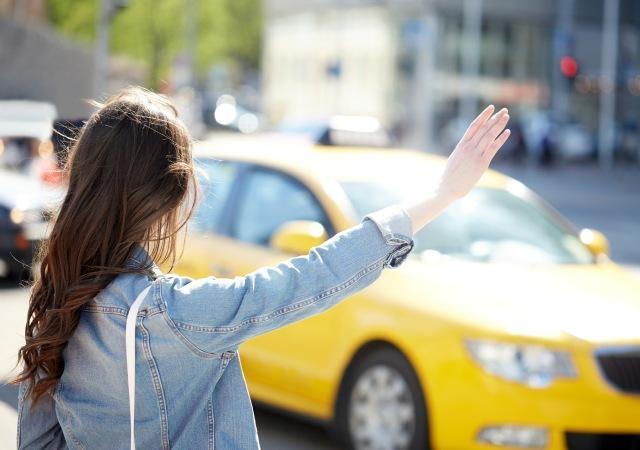 Hành khách thường bắt xe dọc đường