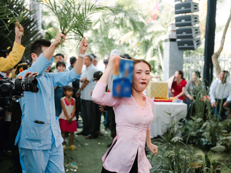 Hòa Minzy, Nam Thư phân trần chuyện "làm lố" khi đi đám cưới của Minh Tú - 5