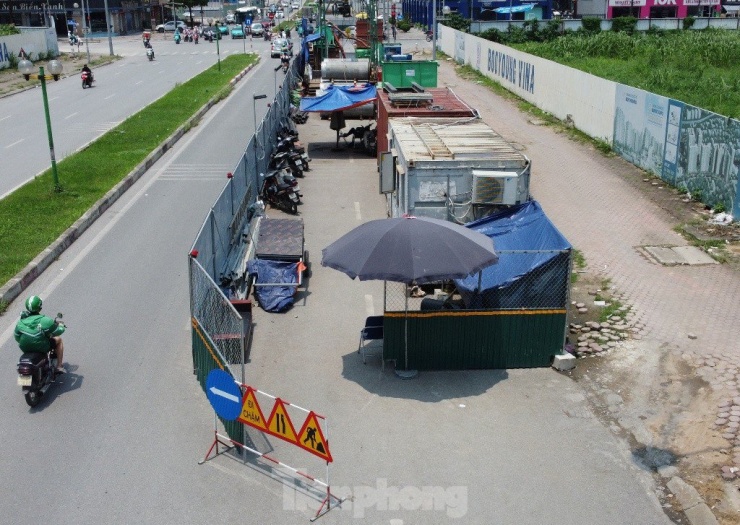 Bắt đầu từ giữa tháng 4 này, người tham gia giao thông trên đường chứng kiến 9 công trường đã mở rào để thi công trở lại.