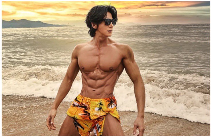 Anh Lee Guk-young là nam thần thể hình nổi tiếng xứ Hàn với tỷ lệ mỡ cơ thể chỉ 3%.
