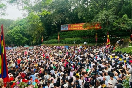 500.000 khách sẽ đổ về Đền Hùng ngày giỗ Tổ, Việt Trì kín phòng
