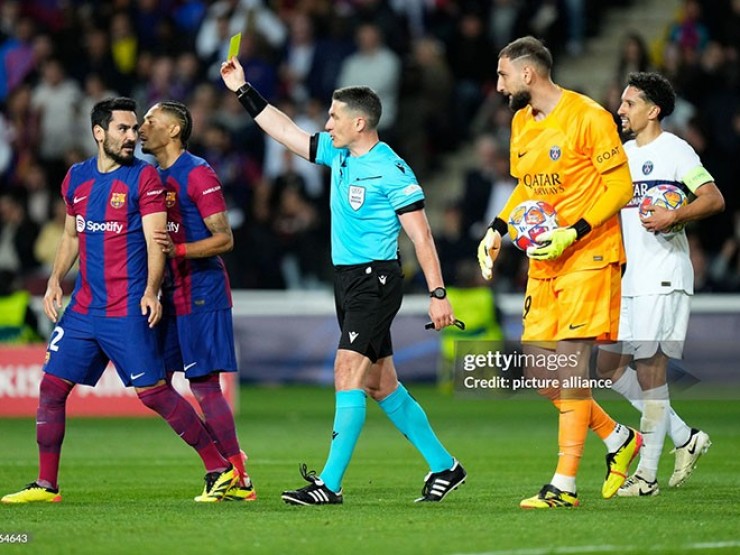 Barca thua PSG tranh cãi: Ấm ức 3 thẻ đỏ, 1 penalty & 1 lần hụt penalty