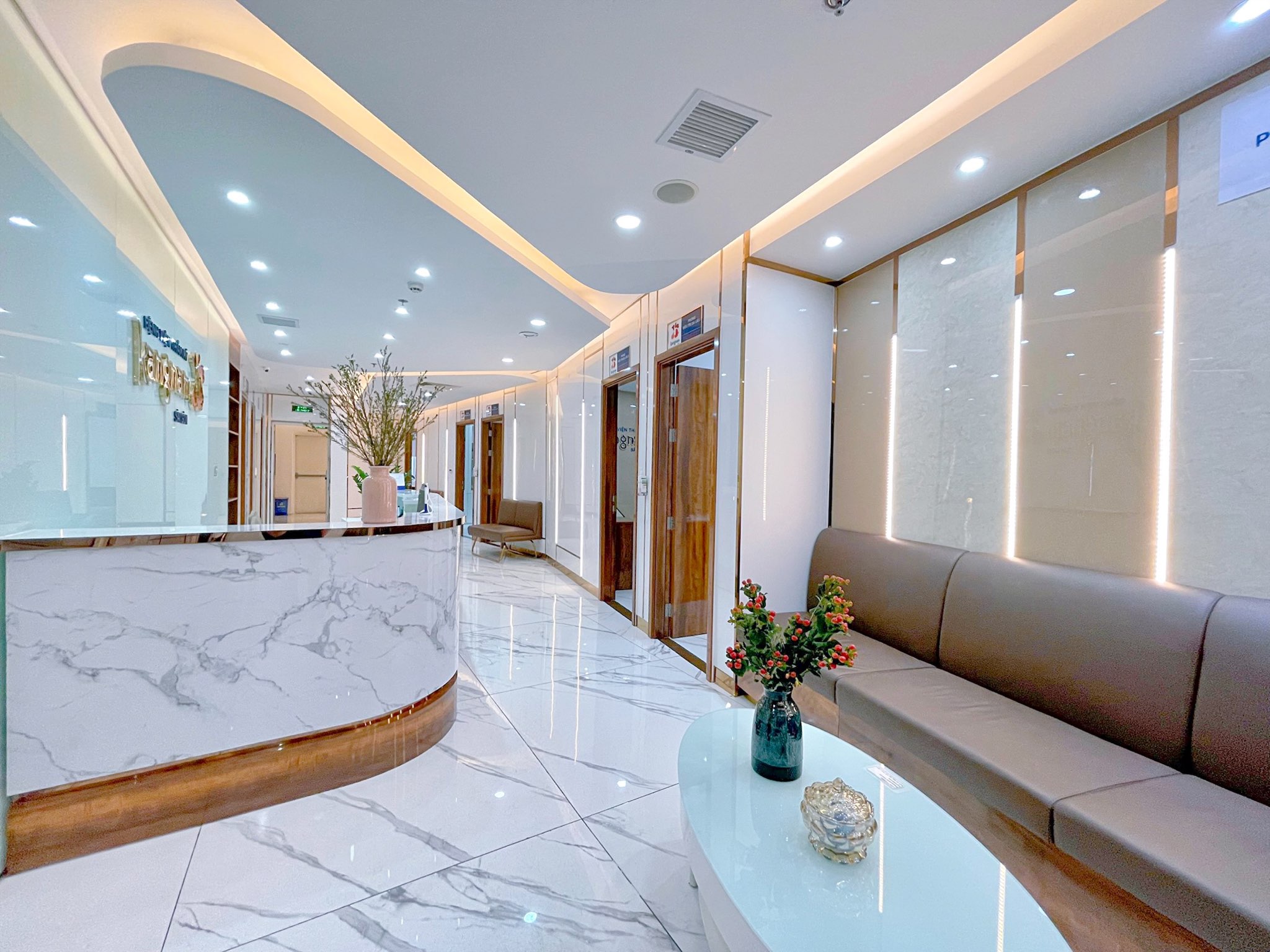 Sảnh chờ rộng rãi, sang trọng