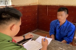 Pháp luật - Dùng dao dọa chủ tiệm tạp hóa cướp 10 gói thuốc lá