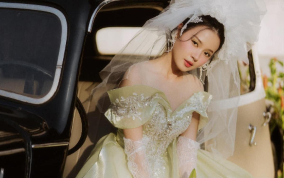Midu xinh đẹp trong bộ ảnh diện váy cô dâu, sắp lên xe hoa ở tuổi 35