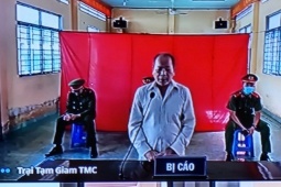 Pháp luật - Lãnh 12 năm tù vì đâm chết bạn trong lúc chơi đánh bài