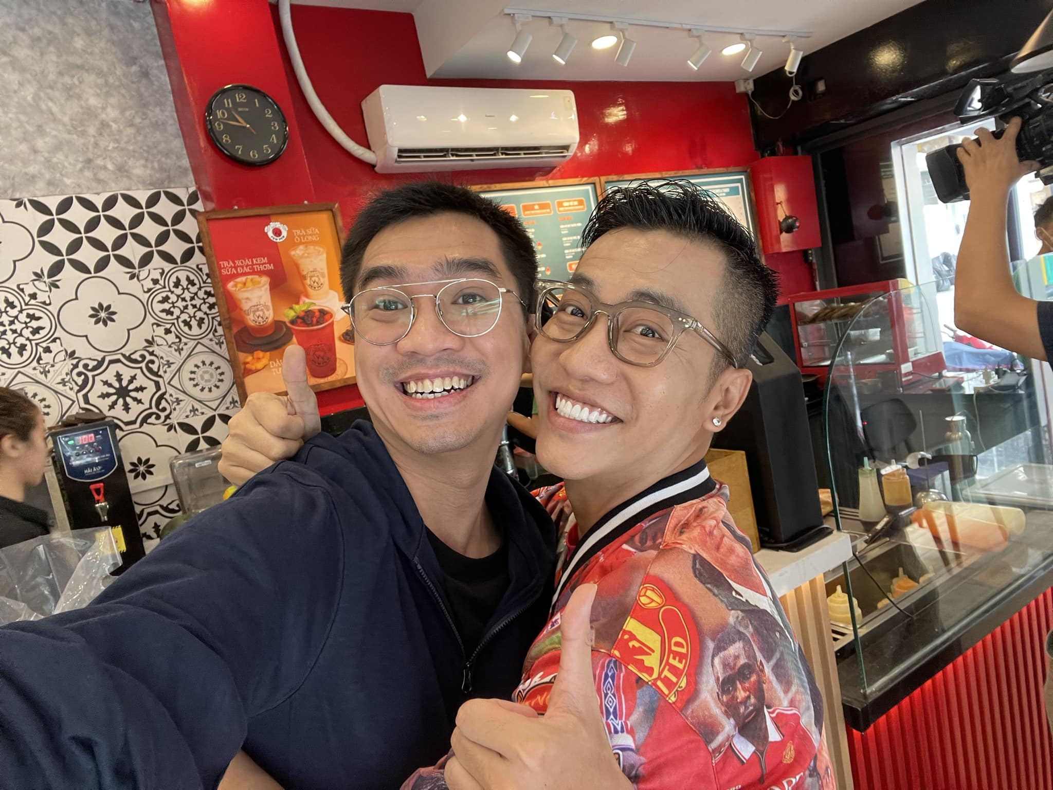 Pew Pew còn kinh doanh quán bánh mì tại TP.HCM