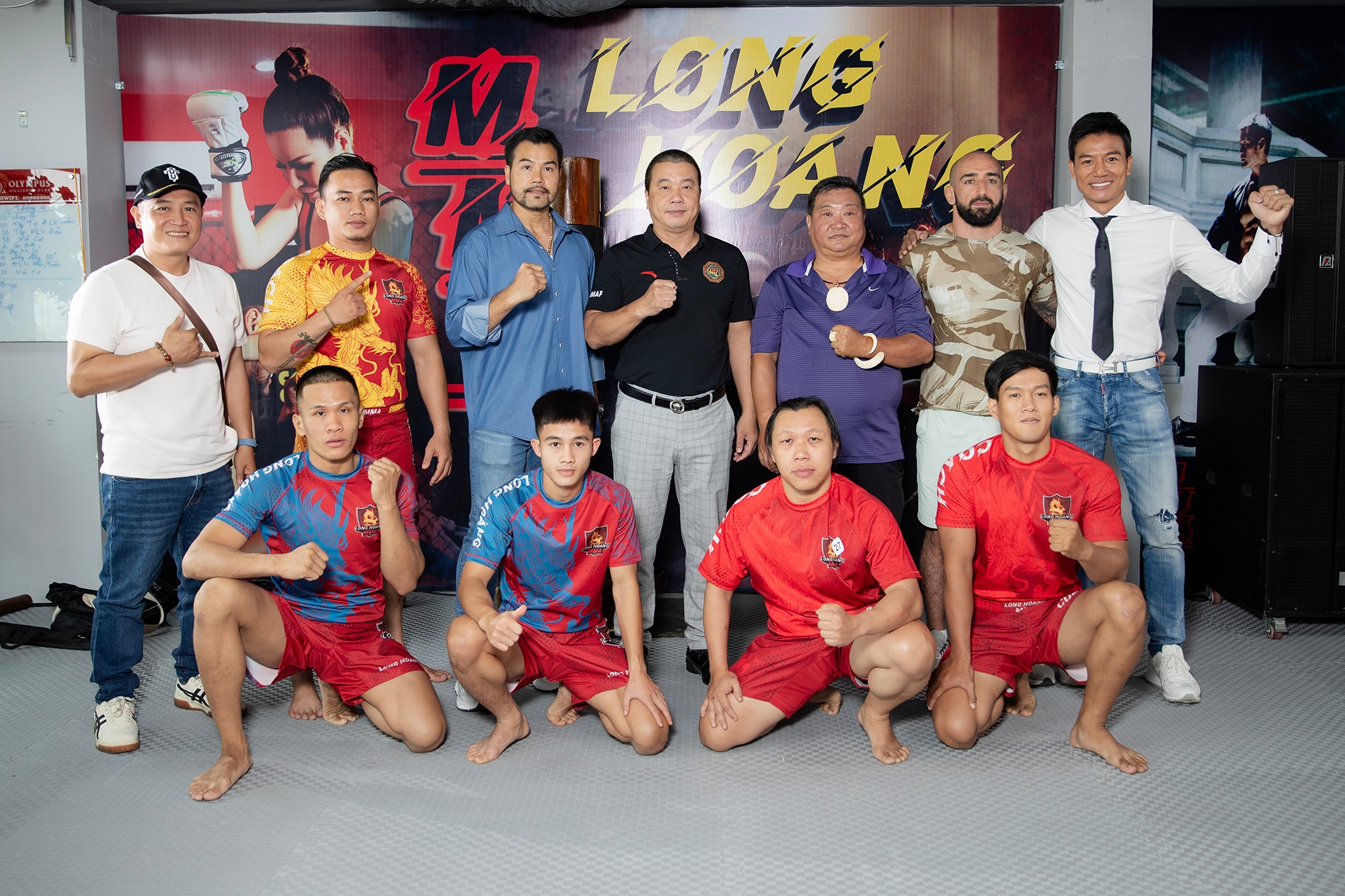 Hoa hậu Bùi Thi Hà cùng "Chú bảo vệ" tập đoàn Long Hoàng ra mắt Võ đường - 4