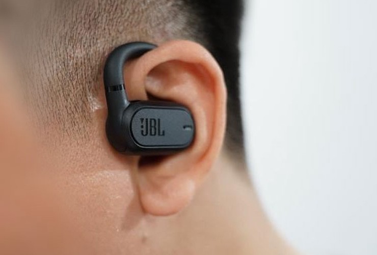 Tai nghe&nbsp;Soundgear Sense với vành đeo tai chắc chắn.