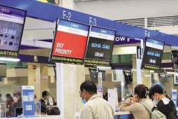 Thị trường - Tiêu dùng - Chốt lịch nghỉ 30/4-1/5 muộn, khách du lịch xoay như chong chóng