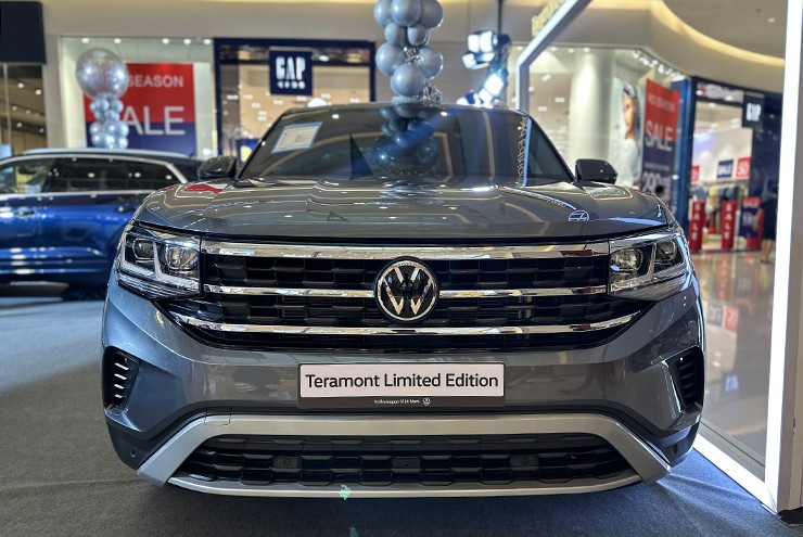 Ảnh thực tế mẫu xe Volkswagen Teramont Limited Edition có giá bán hơn 2,1 tỷ đồng - 1