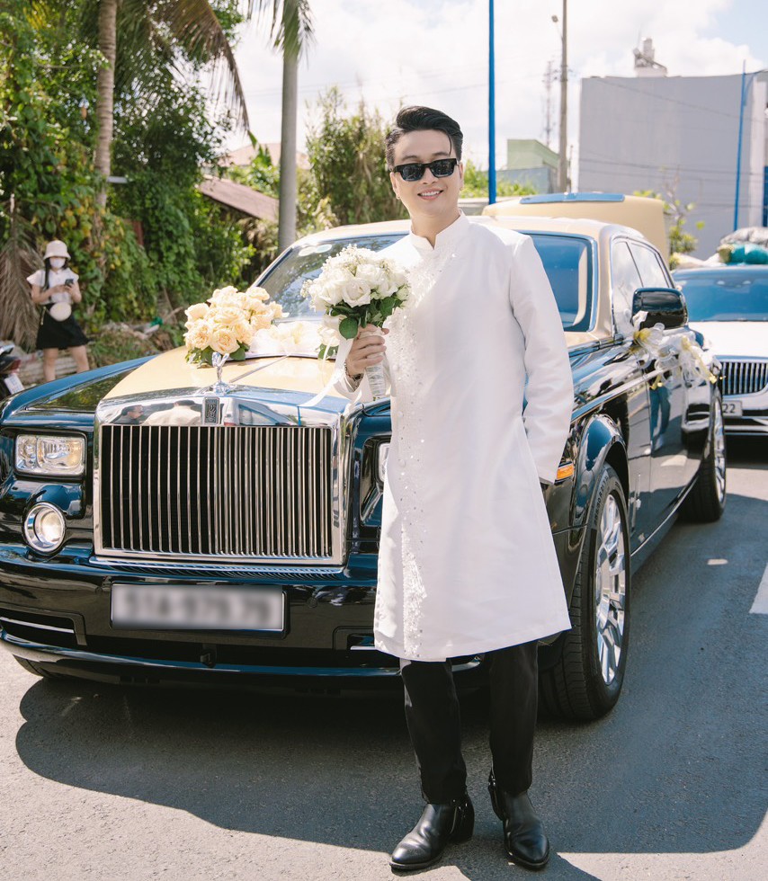 TiTi (HKT) lái siêu xe Rolls Royce trong đám cưới ở quê Cần Thơ - 3