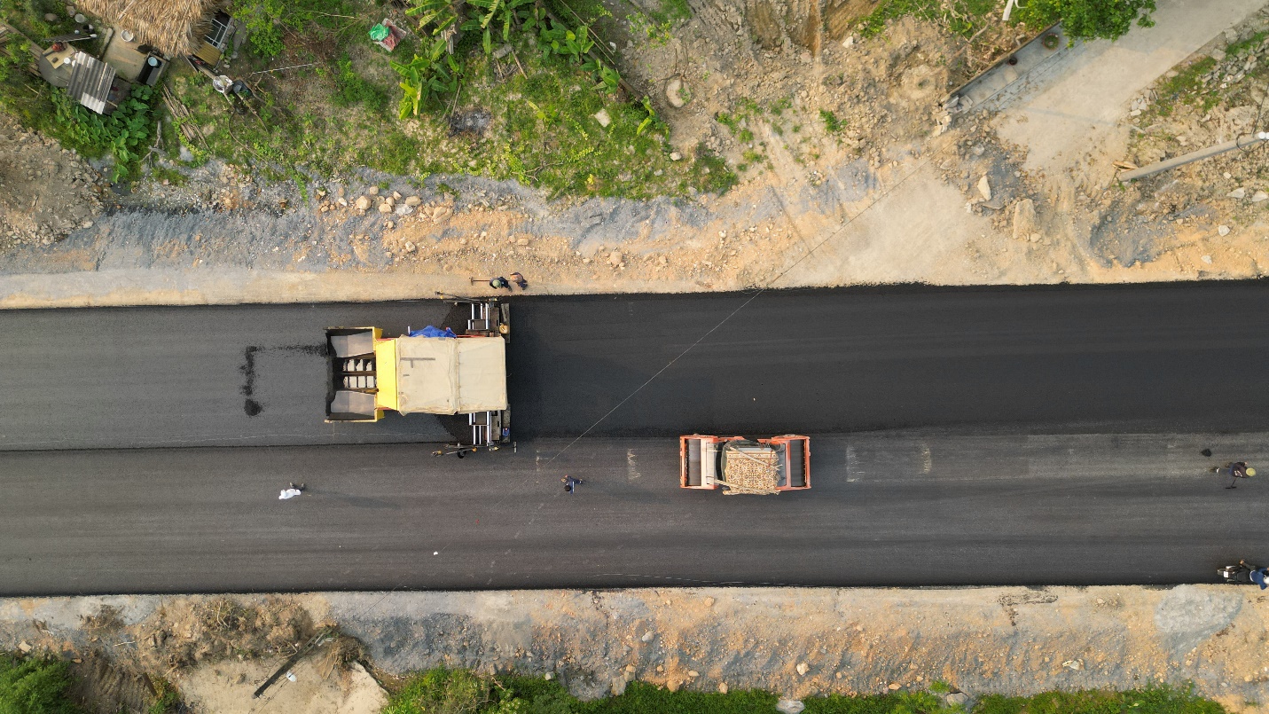 Đường Nguyễn Sỹ Sách kéo dài nối Eco Central Park với trung tâm TP Vinh đã trải nhựa xong