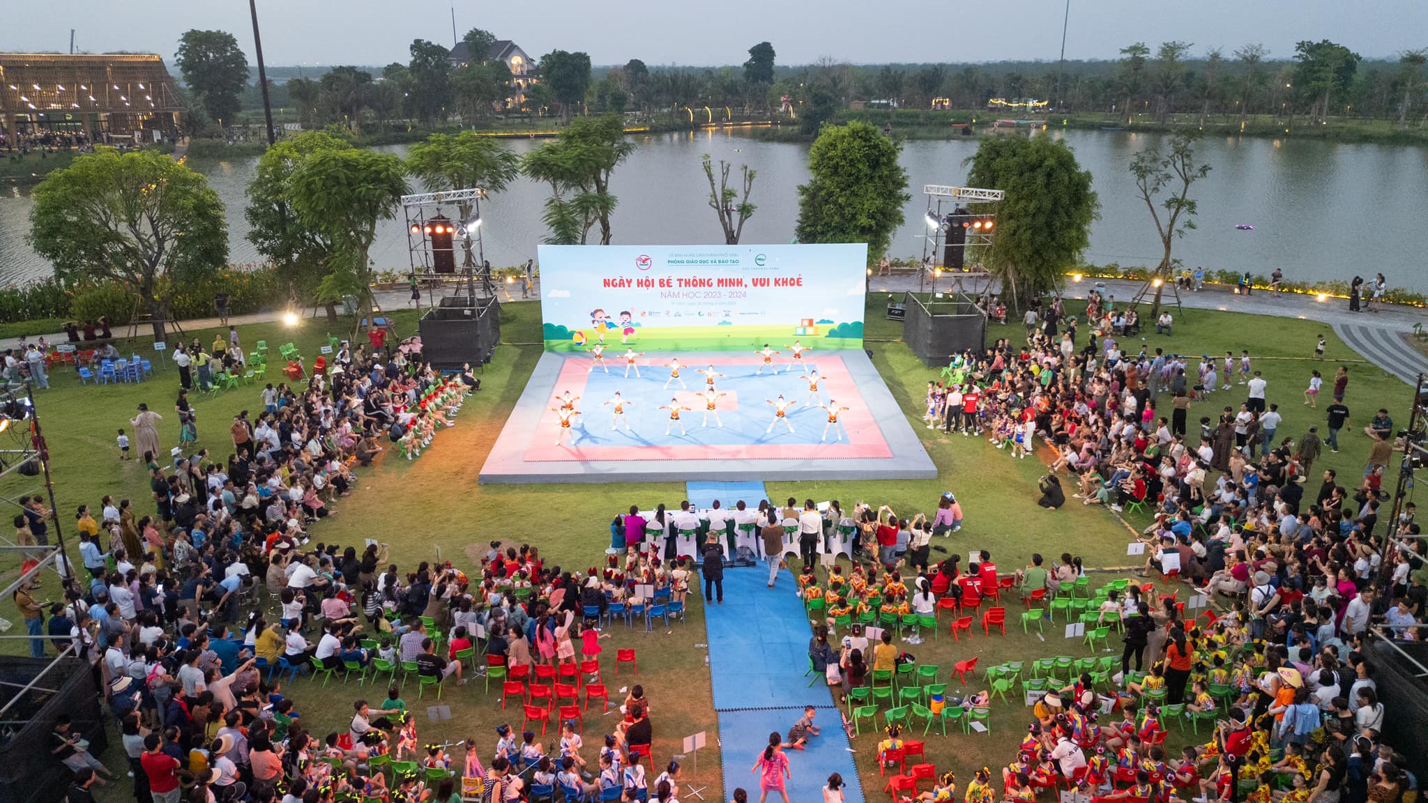 Sự kiện giáo dục do Phòng Giáo dục TP Vinh tổ chức tại Eco Central Park hôm 20/4.