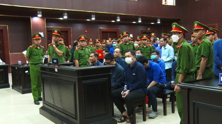 Đường dây phạm tội của Trịnh Tiến Dũng còn thực hiện sử dụng các công ty trong nước mua bán lòng vòng linh kiện điện tử rồi xuất khẩu cho các công ty của mình ở nước ngoài. Mục đích nhằm thông qua Thủ Đức House, Công ty Sài Gòn Tây Nam, Công ty Hoàng Nam Anh chiếm đoạt 365 tỉ đồng tiền hoàn thuế VAT tại Cục Thuế TP.HCM. Ảnh: NGỌC HOÁ