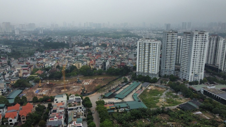 Một số khu đất quy hoạch trường học biến tướng làm bãi trông giữ xe trái phép...