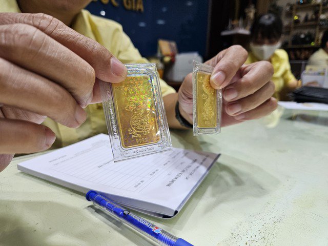 Phiên đấu thầu 16.800 lượng vàng đầu tiên sau hơn 11 năm bị hủy theo thông báo của Ngân hàng Nhà nước sáng nay