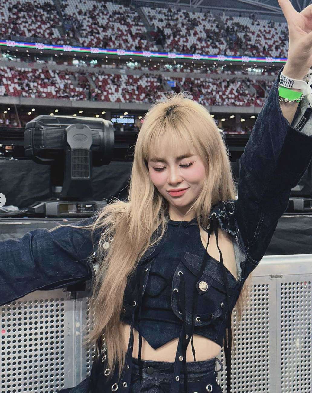 "Nữ streamer giàu nhất Việt Nam" chăm diện đồ cut-out, ngày càng được khen xinh đẹp - 5